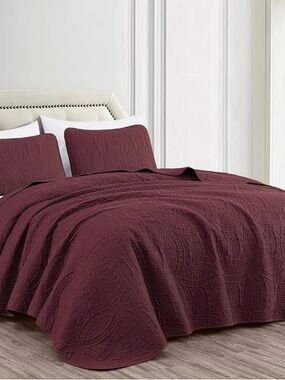 King 3 piece quilt set burgundy